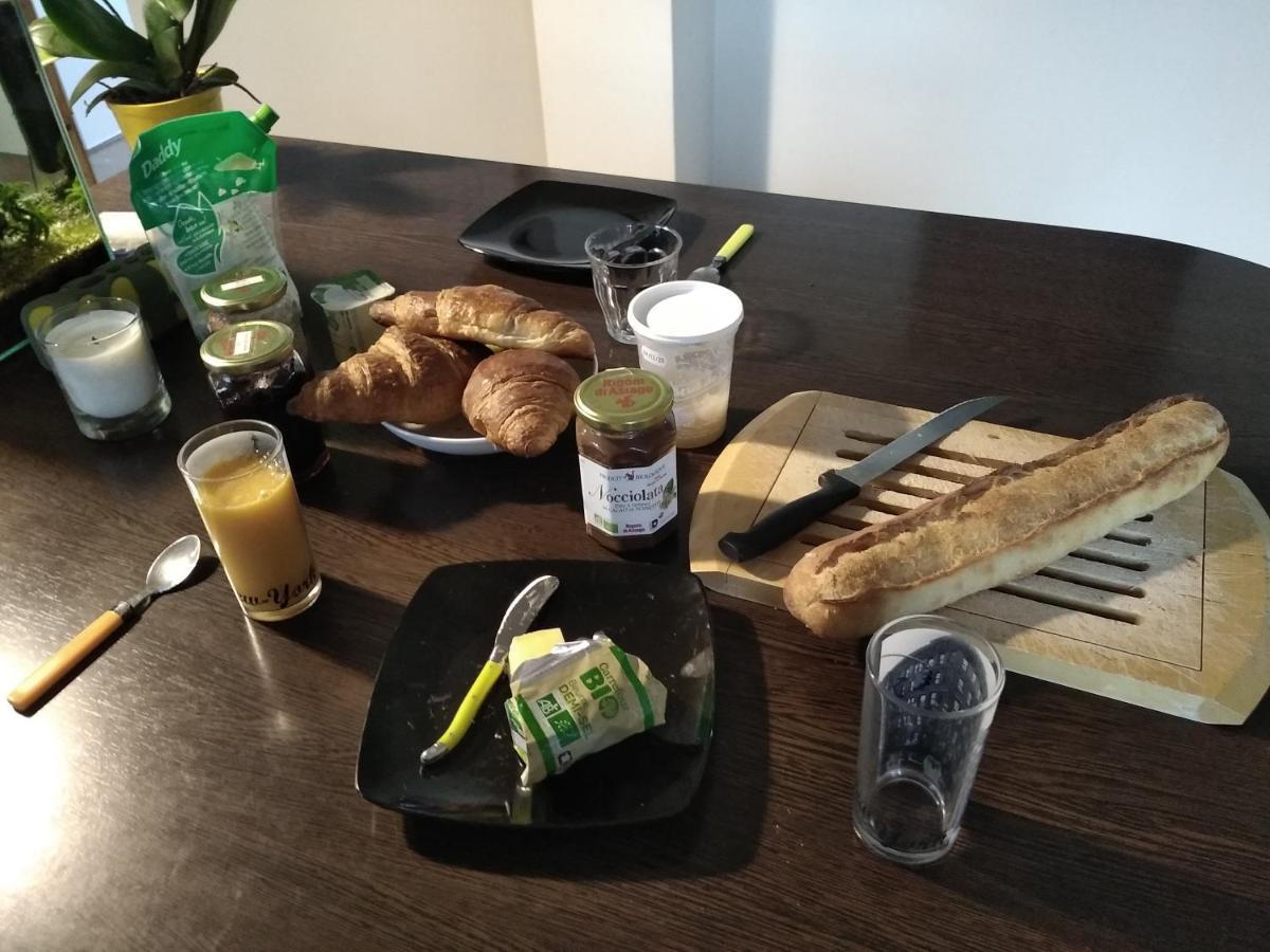 Bed and Breakfast A La Campagne, Au Calme Monterolier Exterior foto